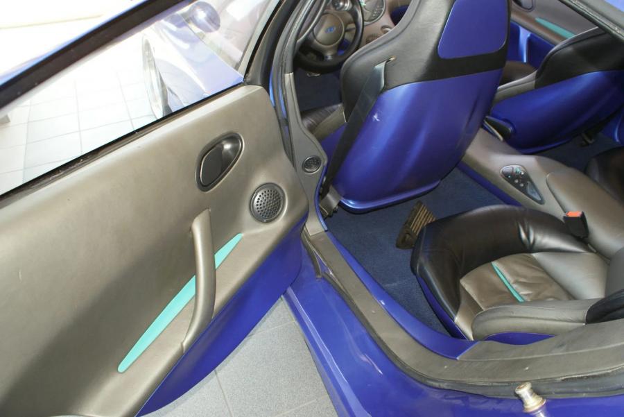 Интерьер Ford Via Concept 1989 года  (фото 27 из 65)